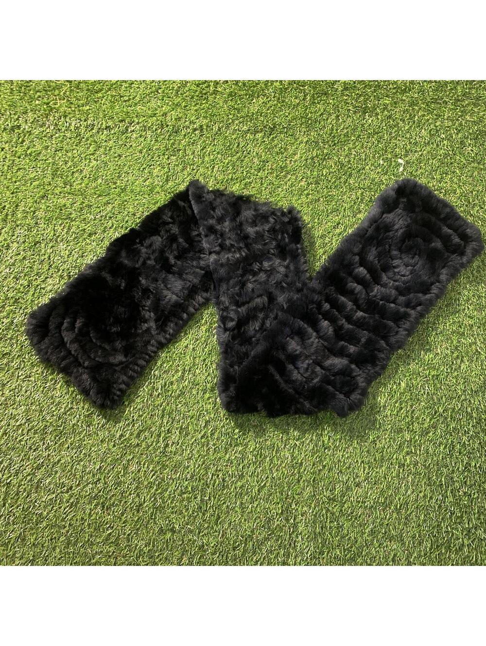 Vintage Y2K BCBGMAXAZARIA Black faux fur scarf with ruffle detail